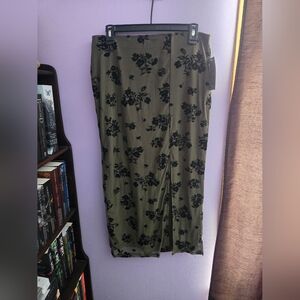 Floral Black and Green XL Women's Skirt